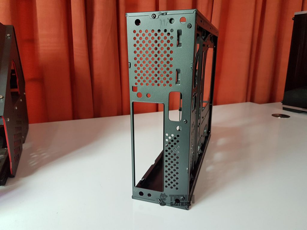 Aerocool PGS QX Closer Look Frame