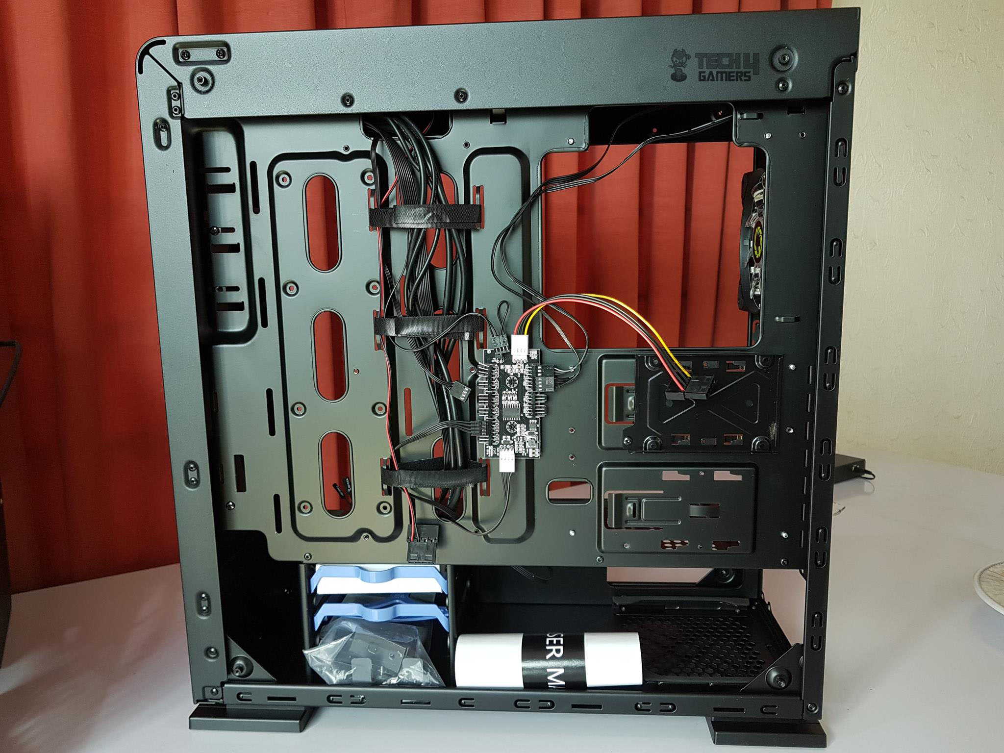 GAMEMAX M909 VEGA Black Perspex ATX Gaming Chassis — 