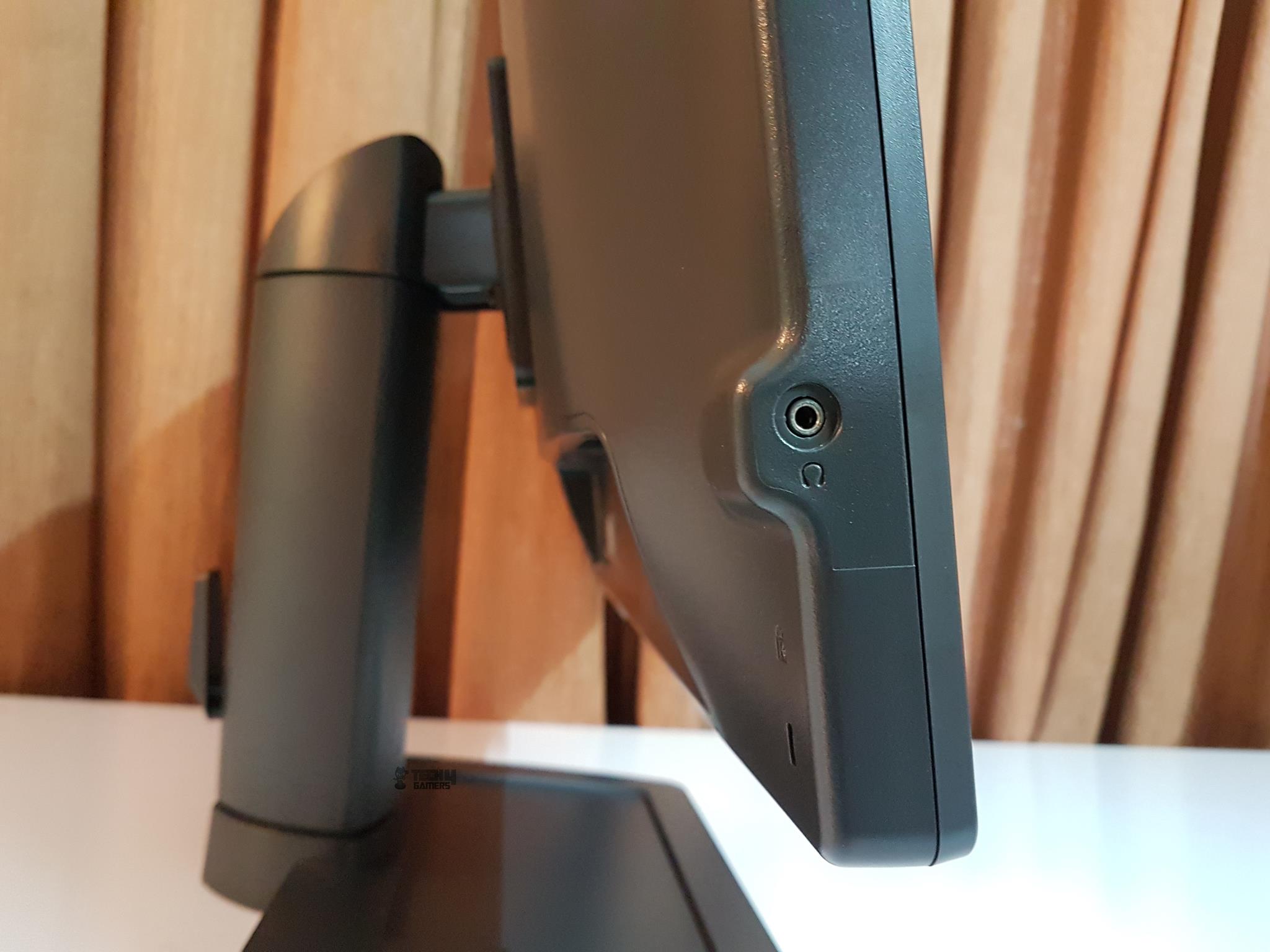 Benq 144 Hz Monitor Connectivity Audio Jack