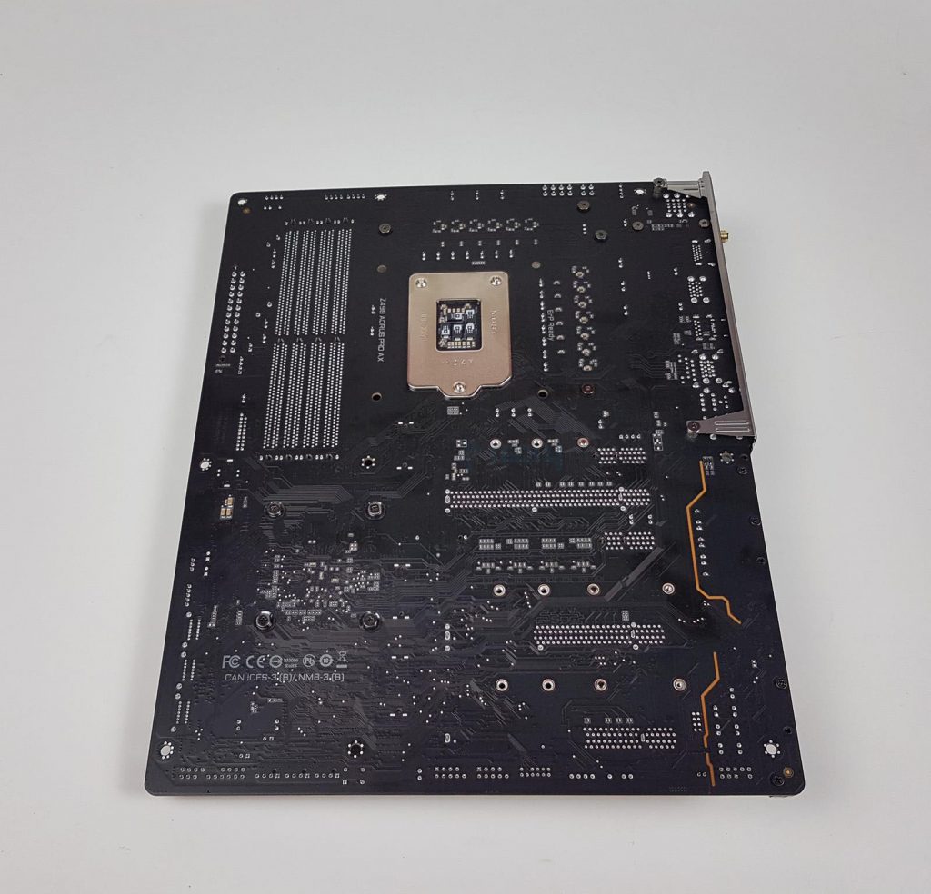 gigabyte z490 aorus Motherboard backside