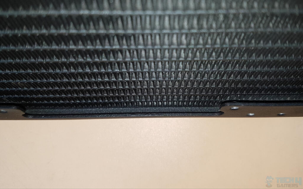 AORUS WATERFORCE X 280 Closer look at the Radiator Fins