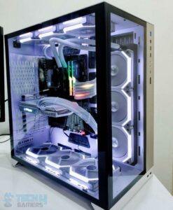 Lian Li PC-O11 Dynamic Being Showcased