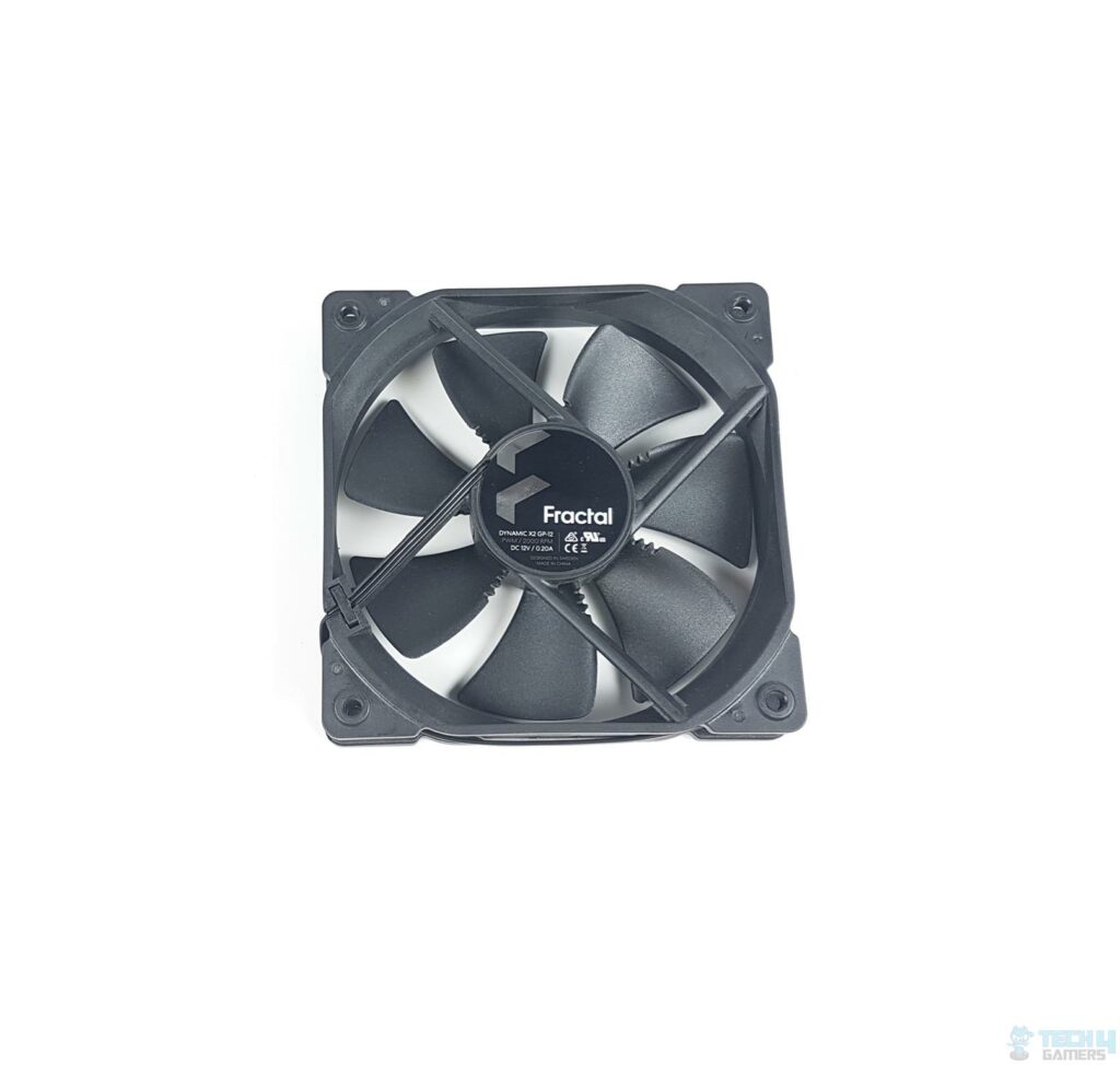 Fractal Design Celsius+ S36 Dynamic Cooler — The backside of the fan