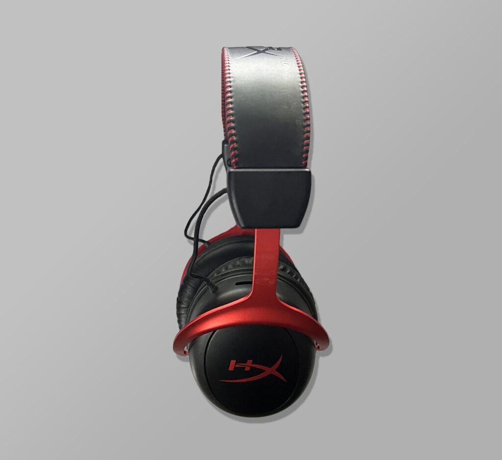 Similar Design to HyperX Cloud 2