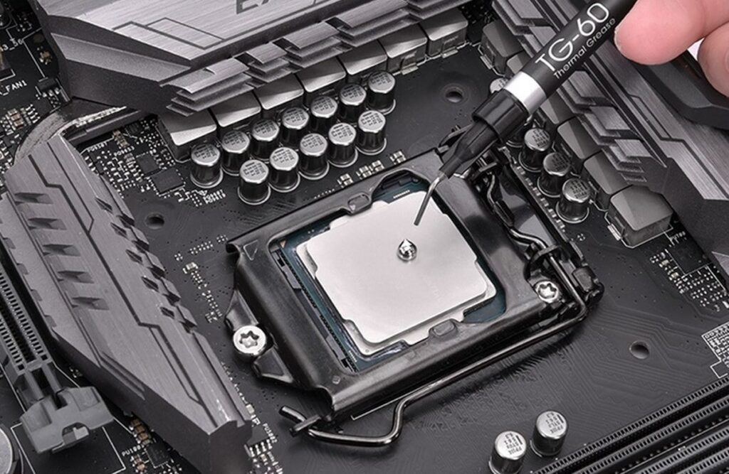 Applying Liquid Metal On CPU