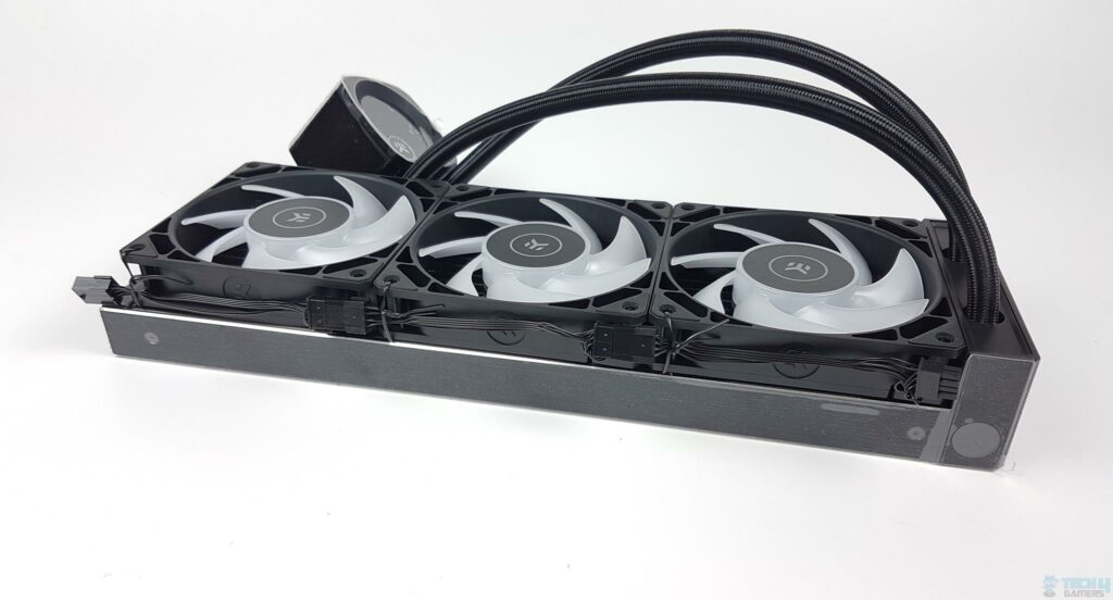 EK-Nucleus AIO CR360 LUX D-RGB — Fans Cables Connected