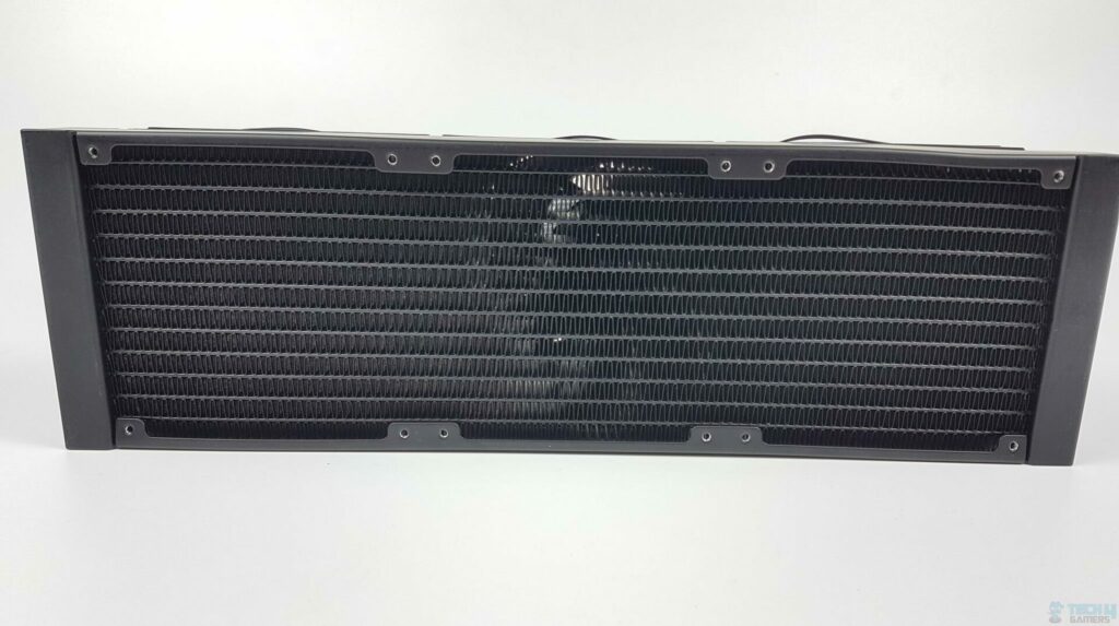 ARCTIC Liquid Freezer II 360mm radiator back