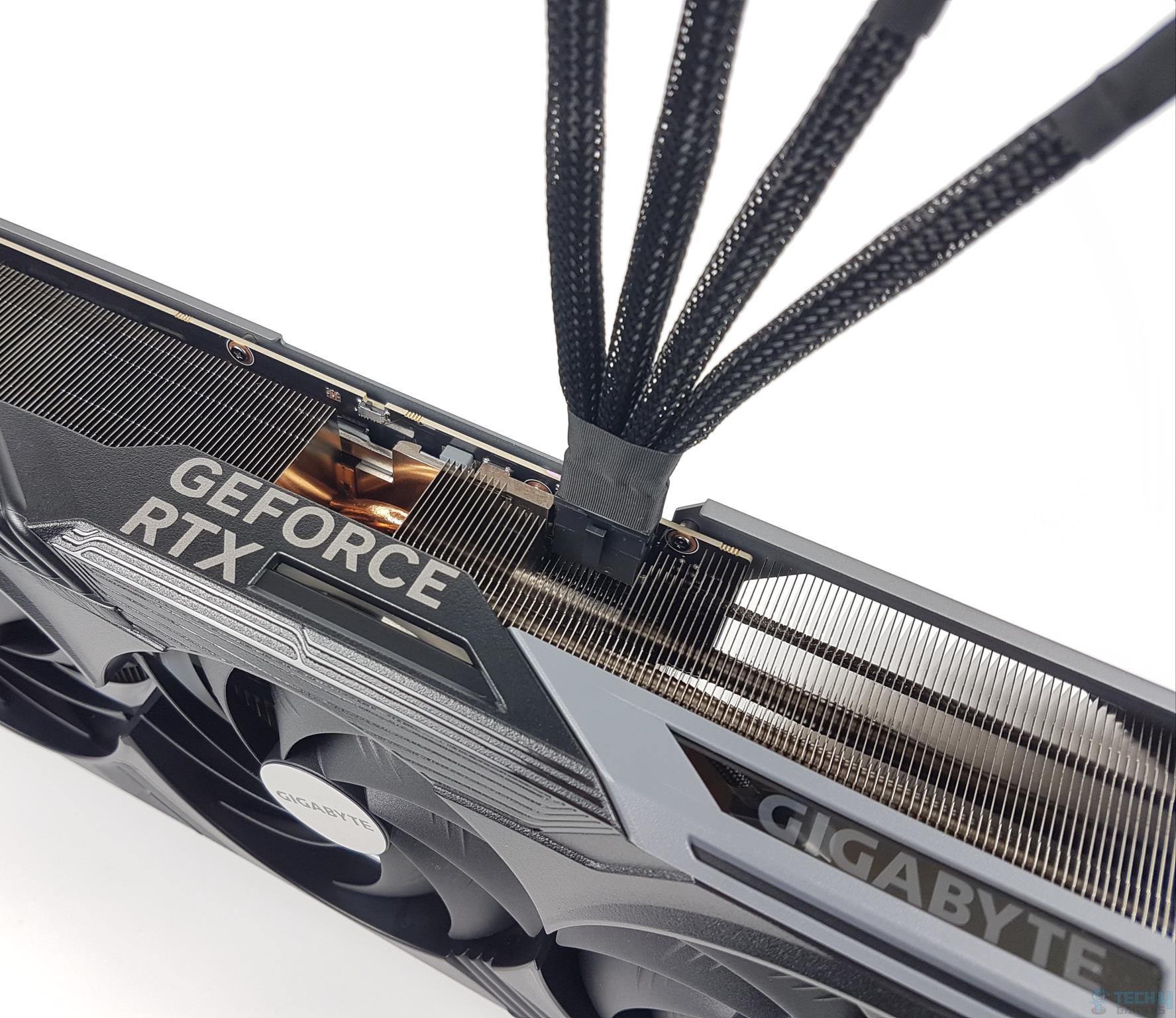 GIGABYTE GeForce RTX 4090 Gaming OC 24G — Adapter Cable Installed