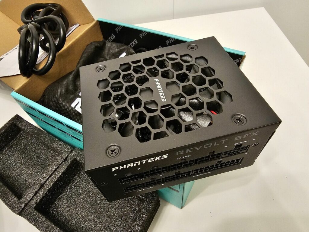 Phanteks Revolt SFX 850W