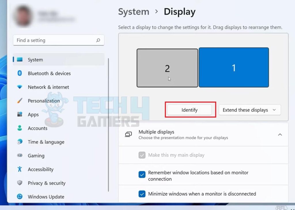 Choose The Identify Option And Select A Display To Make It The Main One