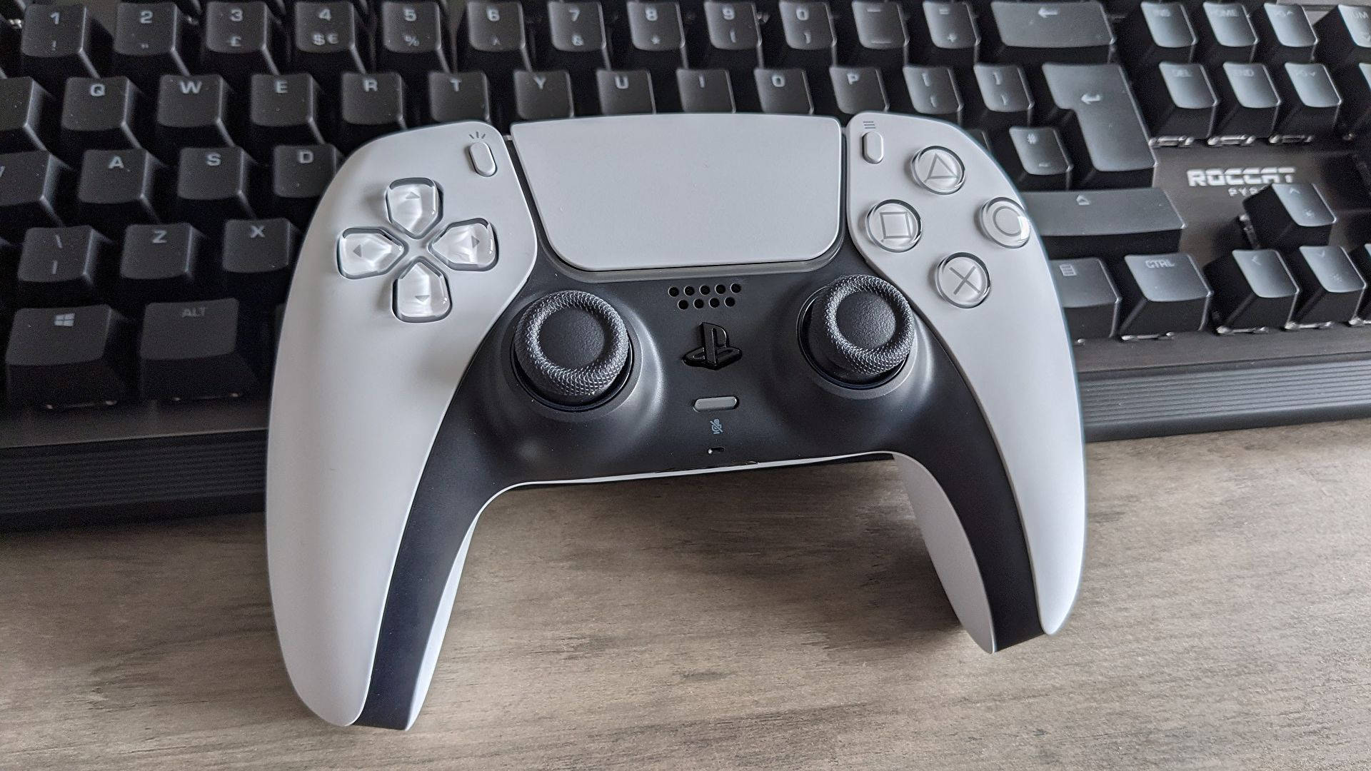 PS5 DualSense Controller