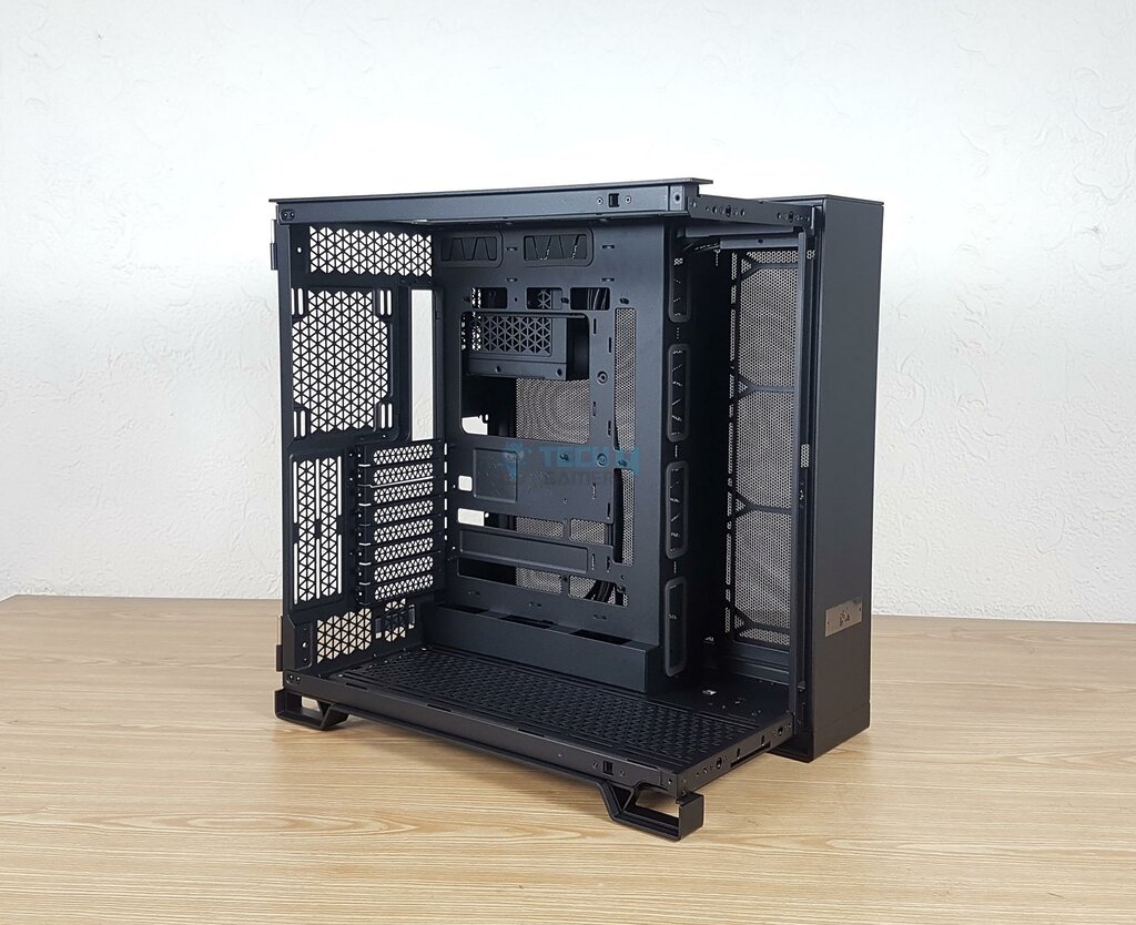 Corsair 6500X — Side View 9 1024x83