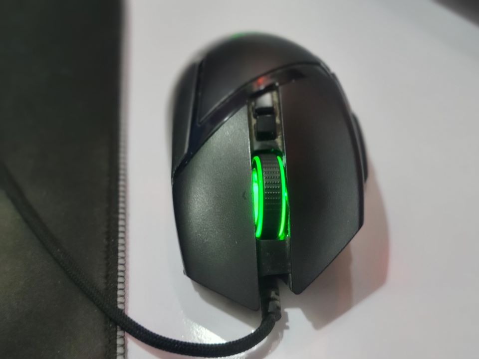 Razer Basilisk V2 (Image by Tech4Gamers)